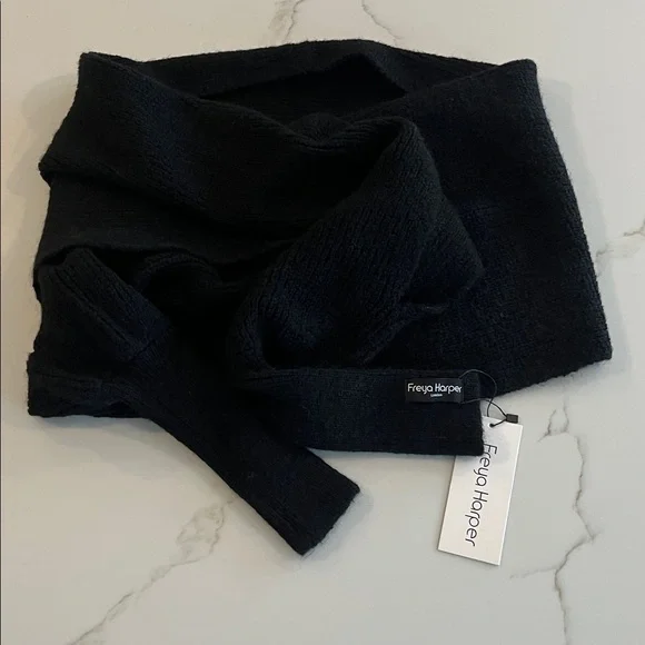 NWT FREYA HARPER Lush Black Sweater Scarf Shrug Indulgently Soft w/a Mohair look